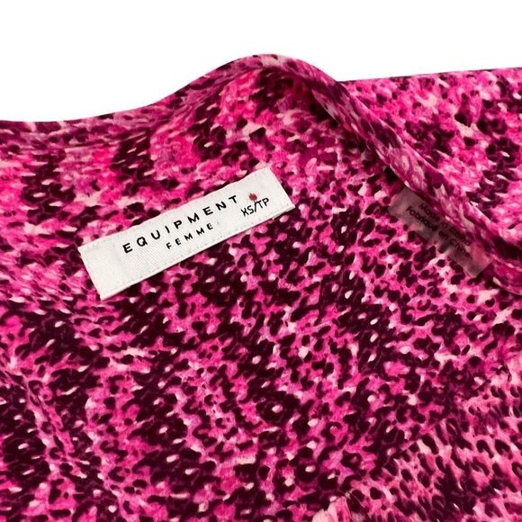 Equipment New w Tags ! Magenta XSmall Multi Silk Snakeskin Buttoned Tunic Blouse - Picture 3 of 12